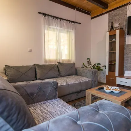 Brvnara Sofiana 別荘 バイナ・バシュタ