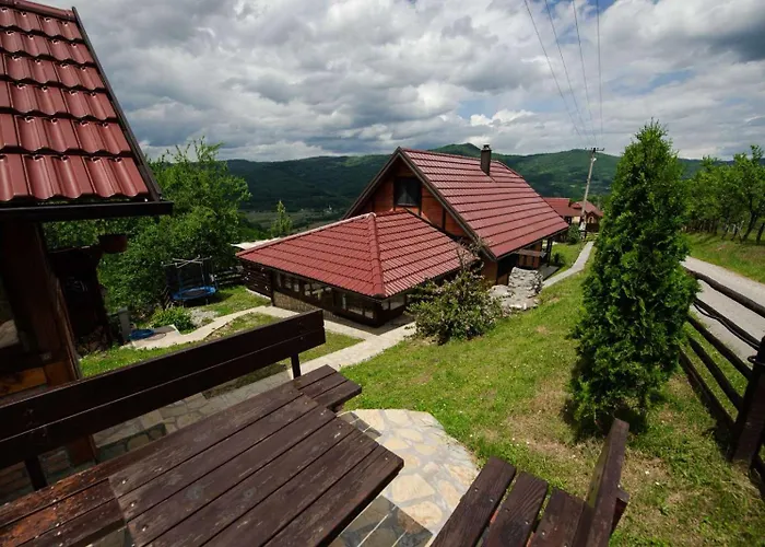 Brvnara Sofiana 度假居 巴伊纳巴什塔